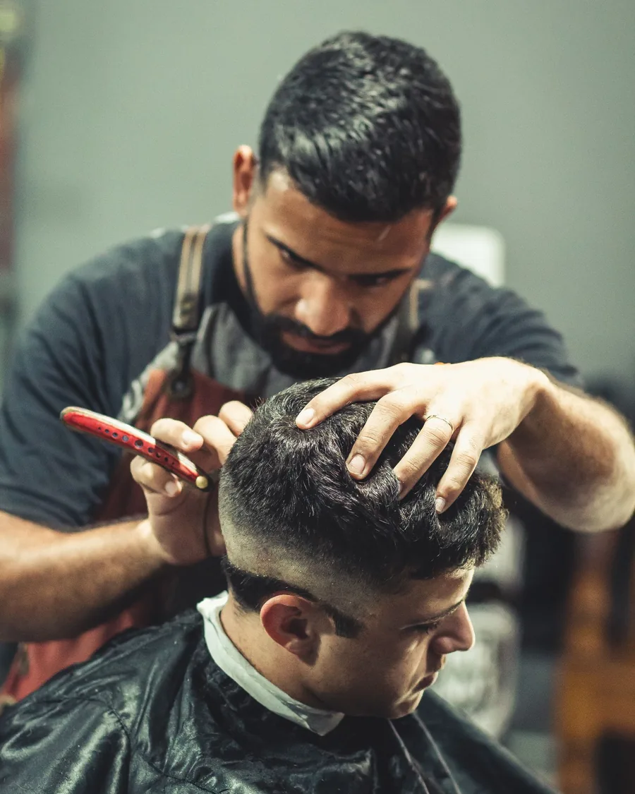 Ambienti i punës te Barber Shop BERAT